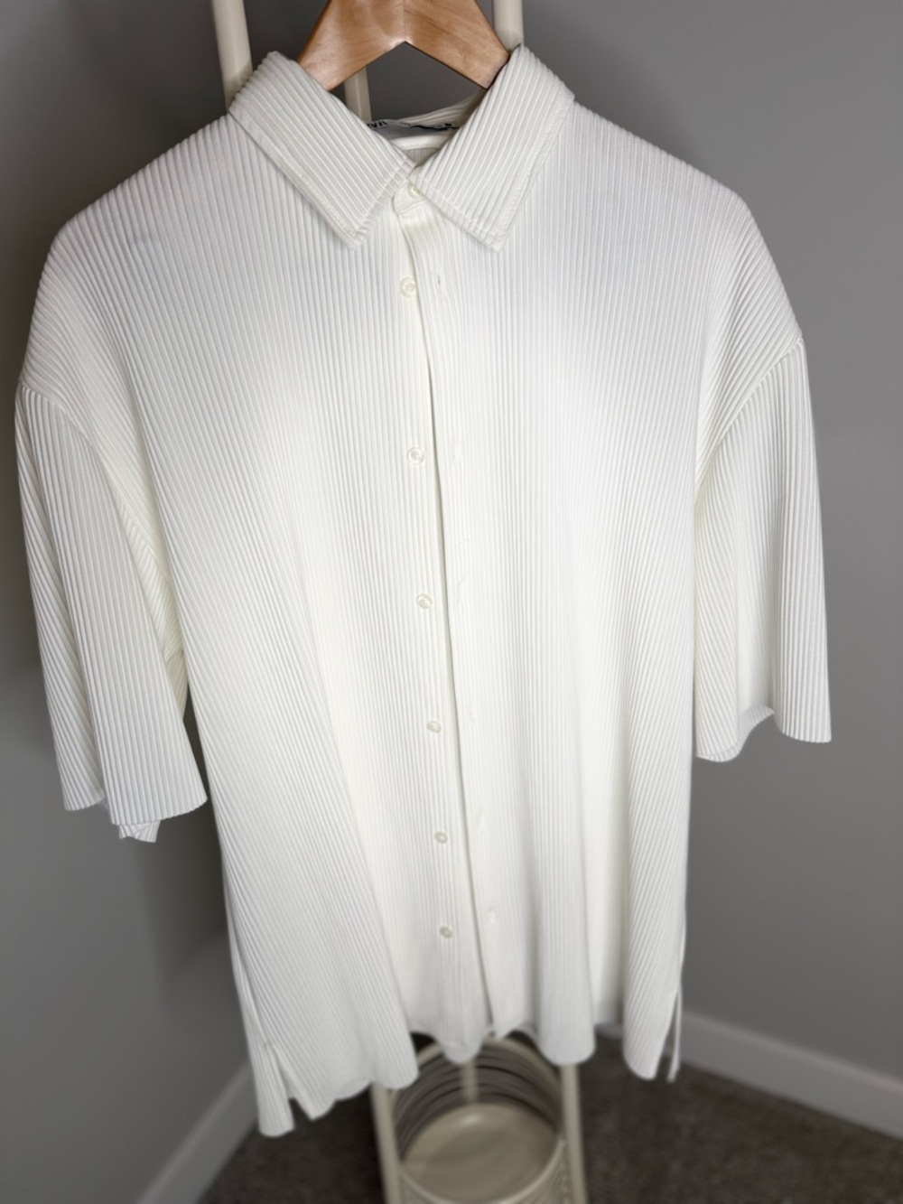 Zara White Ribbed Short-Sleeve Button-Up Shirt